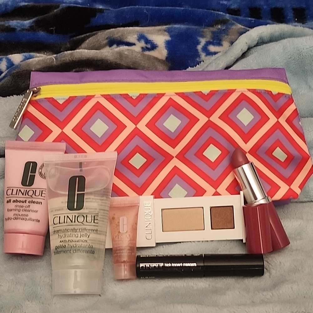 Clinique 7 Piece Makeup Bag Set